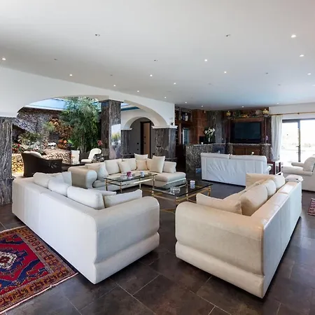 Villa With Direct Sea Access *